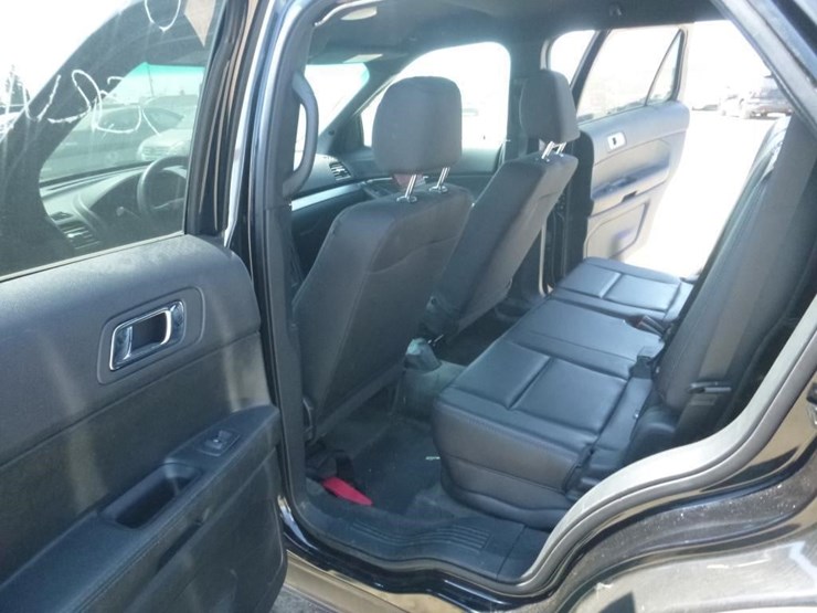 2017-ford-explorer-image-7