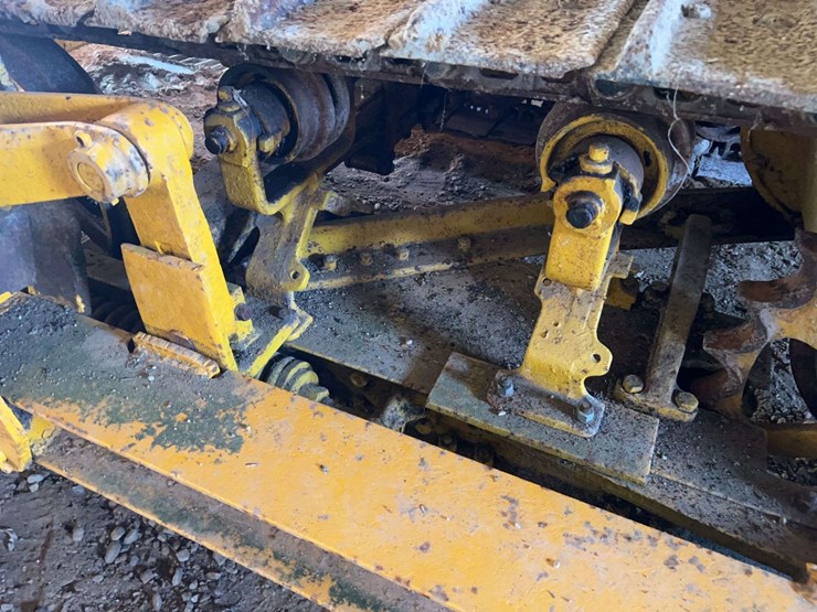 caterpillar-thirty-image-46