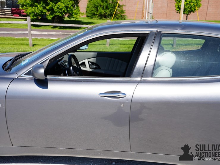 run-#43---2005-maserati-quattroporta-sedan-image-14