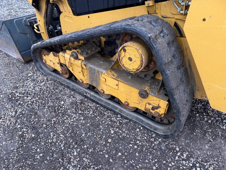 2017-caterpillar-249d-image-17