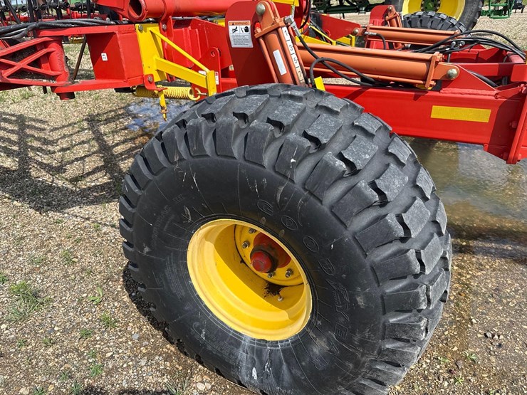 2013-bourgault-7200-image-8