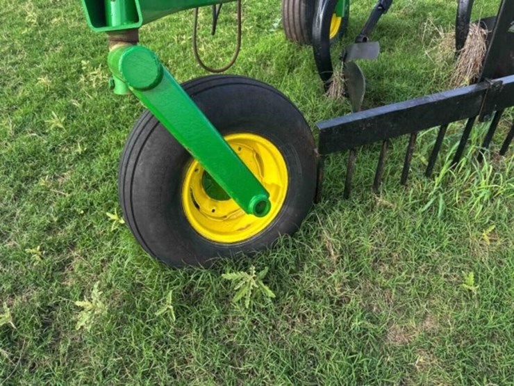 john-deere-3700-image-11
