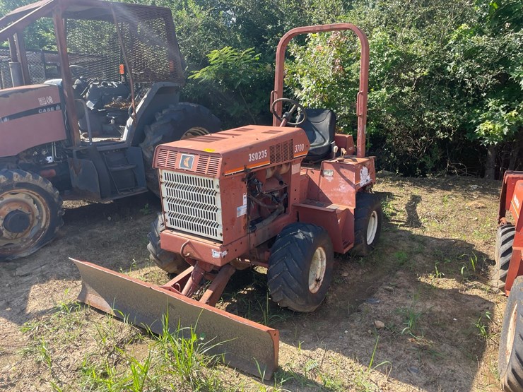 ditch-witch-3700dd-image-1