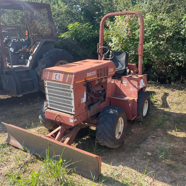 DITCH WITCH 3700DD