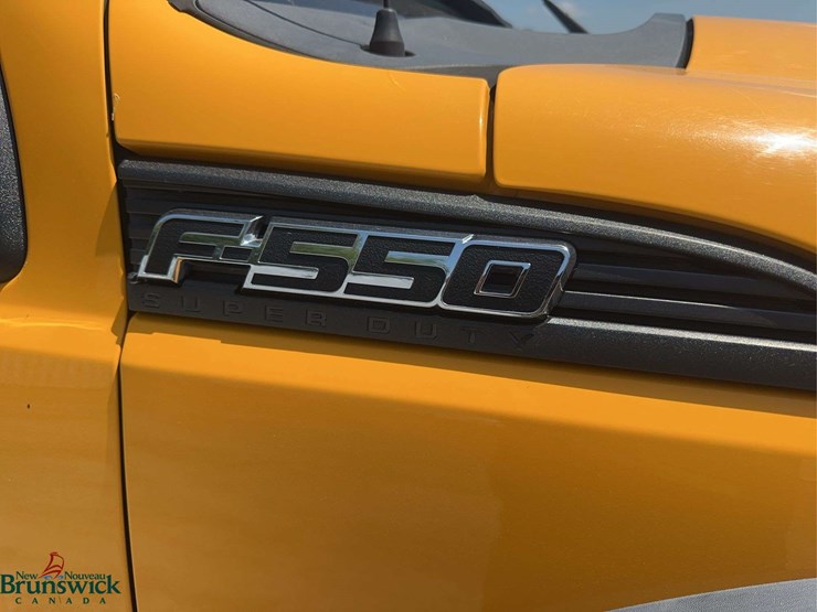 2012-ford-f550-xl-image-13