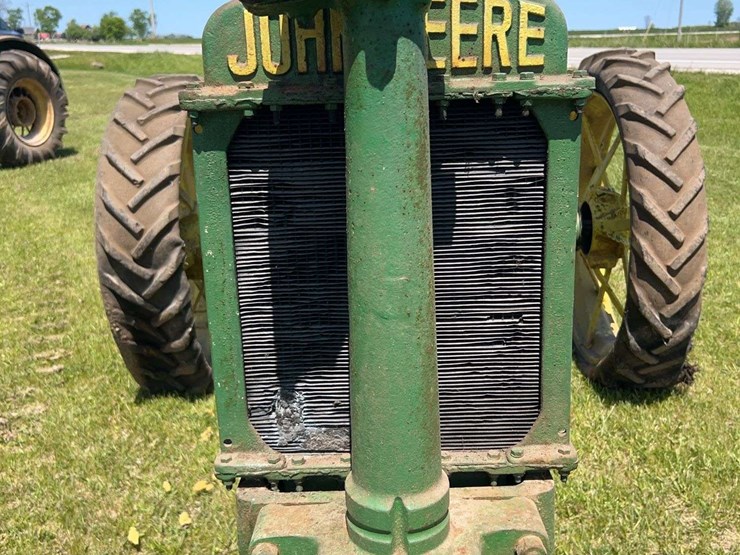 john-deere-b-image-9