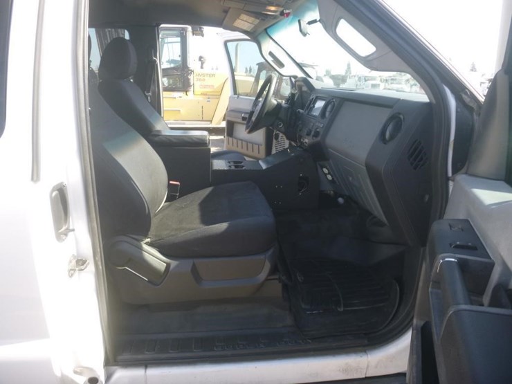 2012-ford-f550-image-22
