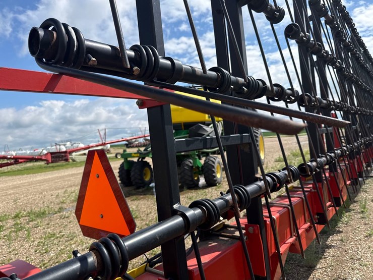 2013-bourgault-7200-image-14
