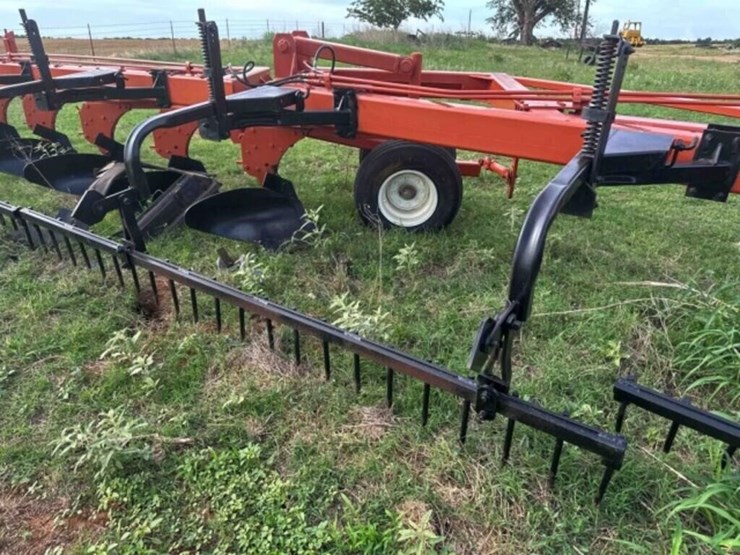 blanchat-9-bottom-plow-image-3