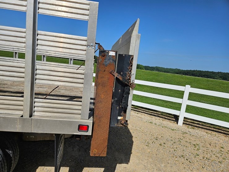 2011-ford-f350-image-12