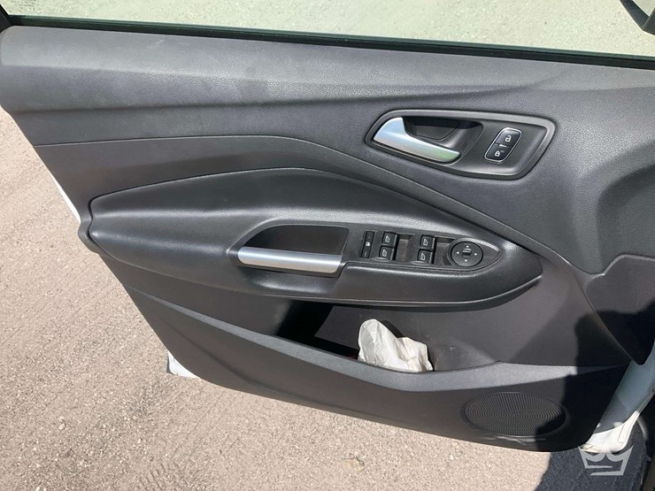 2017-ford-escape-image-11