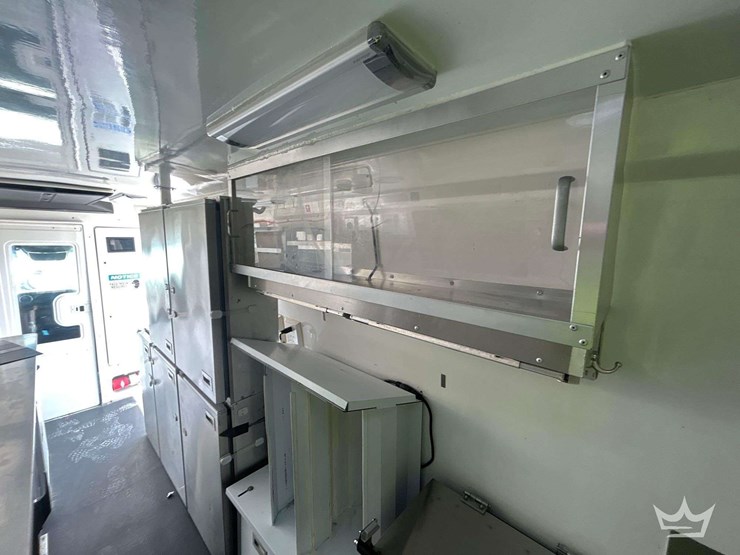 2021-mercedes-benz-sprinter-4500-image-26