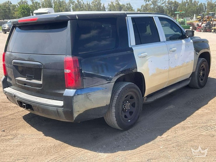 2015-chevrolet-tahoe-image-3