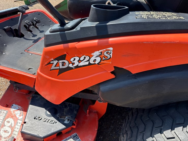 kubota-zd326s-image-10