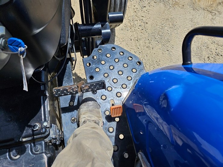 new-holland-tt60a-image-33
