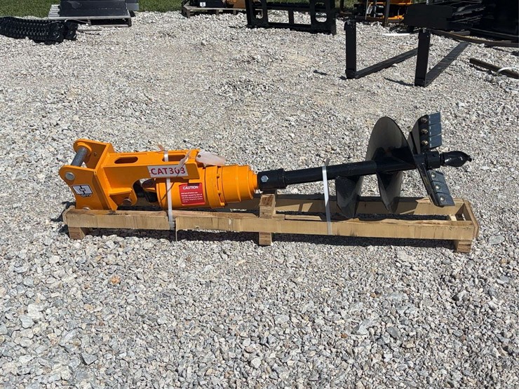 giyi-hydraulic-earth-auger-attachment-for-cat-303-image-2