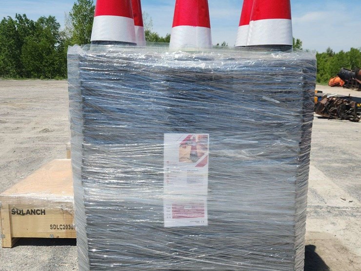 250-safety-traffic-cones-image-1