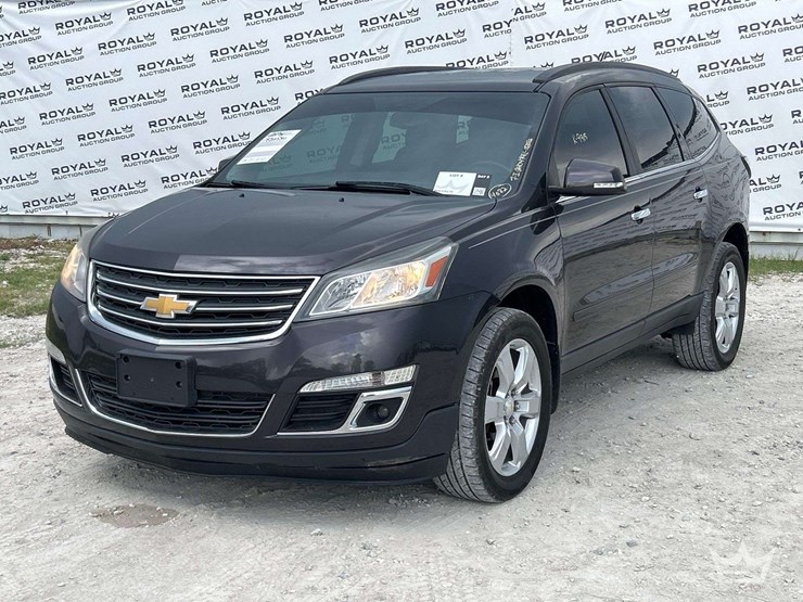 2017-chevrolet-traverse-image-1