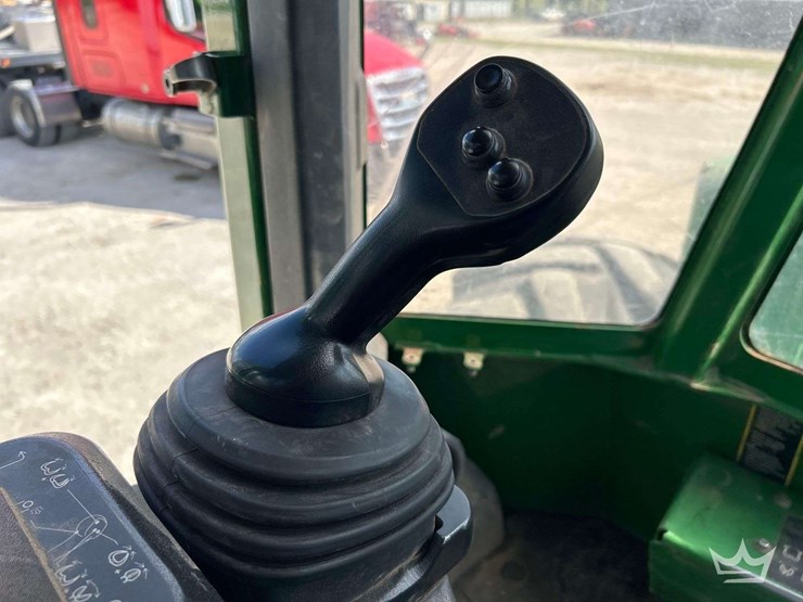 2021-deere-843l-image-15