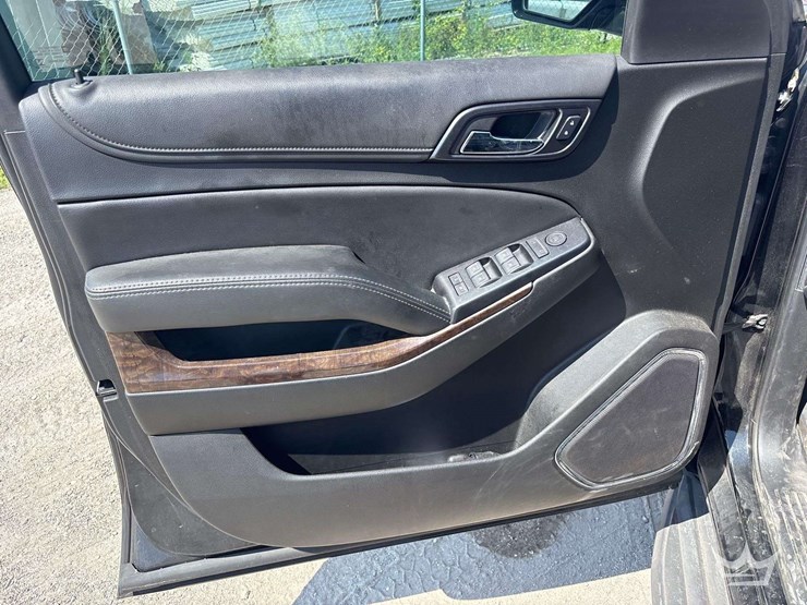 2020-chevrolet-tahoe-image-11