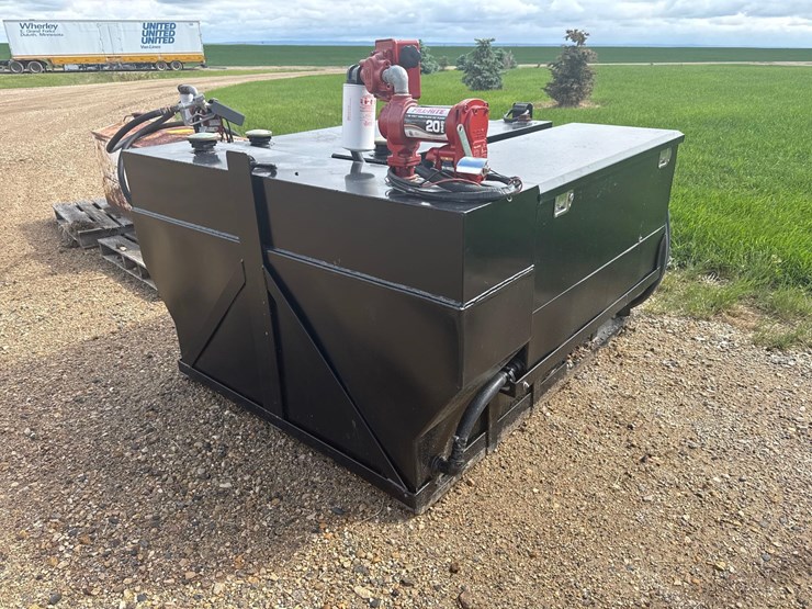 service-tank-with-pump-image-3