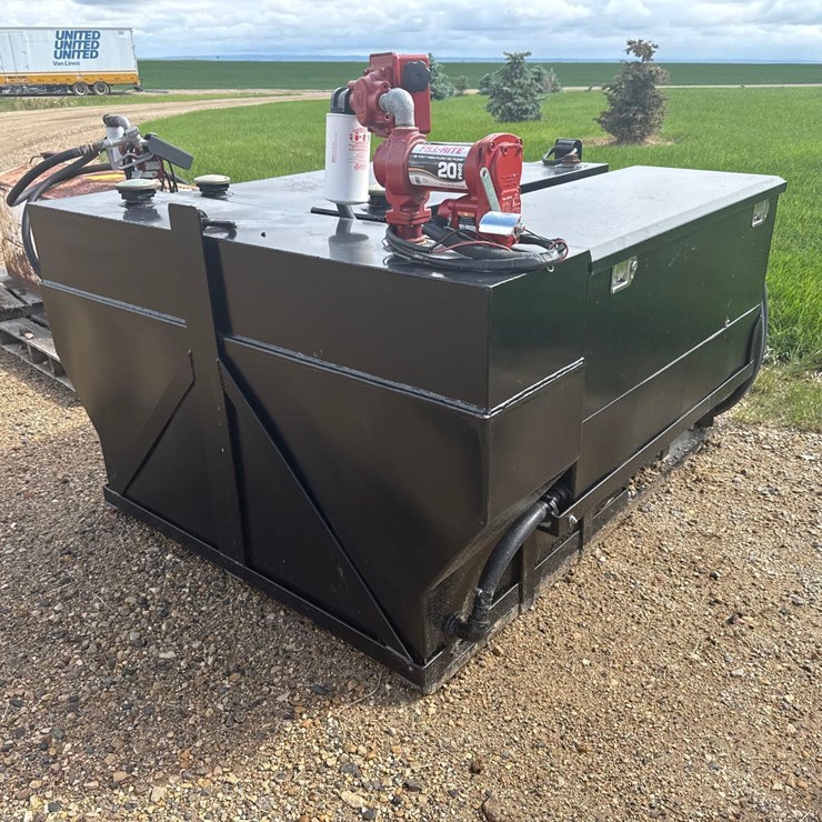 Service Tank With Pump