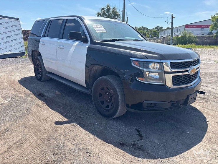 2018-chevrolet-tahoe-image-2