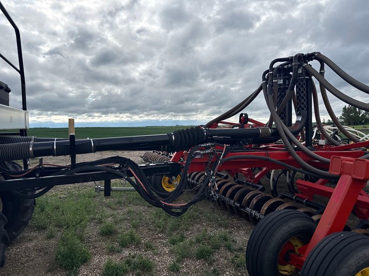 2006-bourgault-8710-air-seeder-image-7