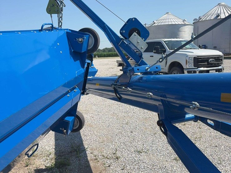 2022-brandt-13x90xlt-swing-away-auger,-hyd-raise-swing-away,-540pto,-less-than-60,000-bushel-ran,-still-has-the-paint-on-swing-away-augers,-twin-cylinder,-s/n--4905-image-32