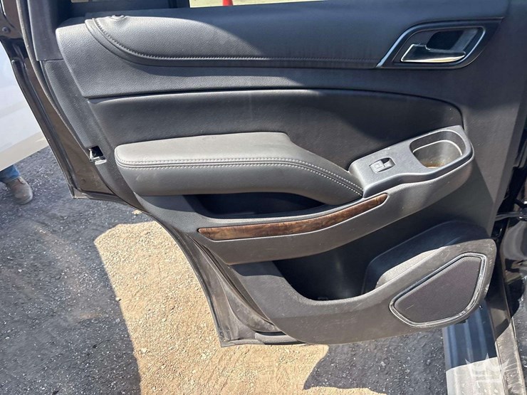 2018-chevrolet-tahoe-image-17