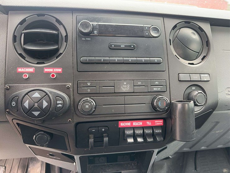 2013-ford-f550-xl-image-25