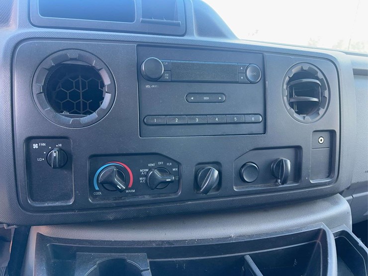 2019-ford-e450-image-24