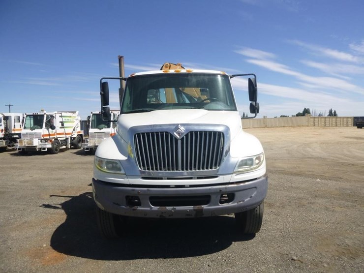 2007-international-durastar-4400-image-41