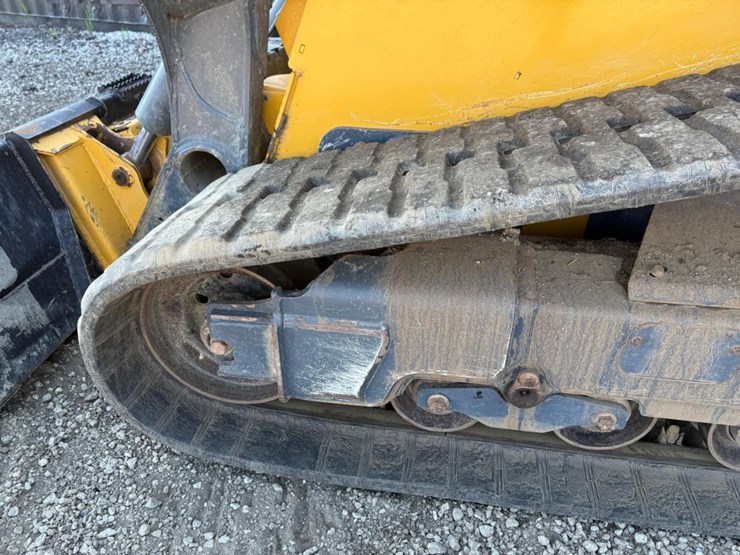 2023-deere-333g-image-18
