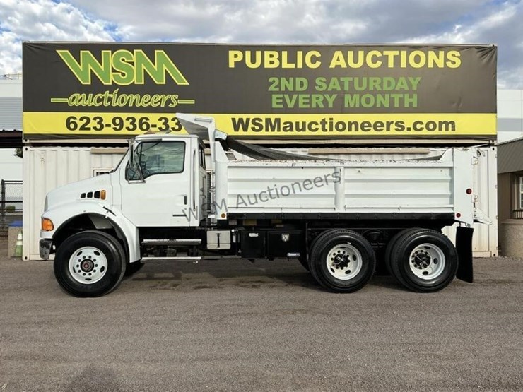 2002-sterling-m8500-image-1