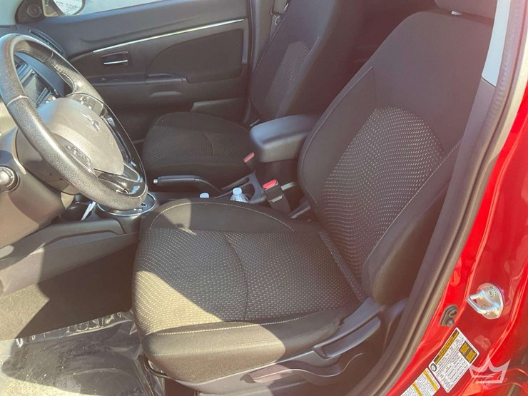 2016-mitsubishi-outlander-image-18