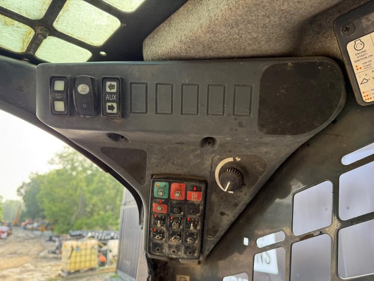 2019-deere-331g-image-22