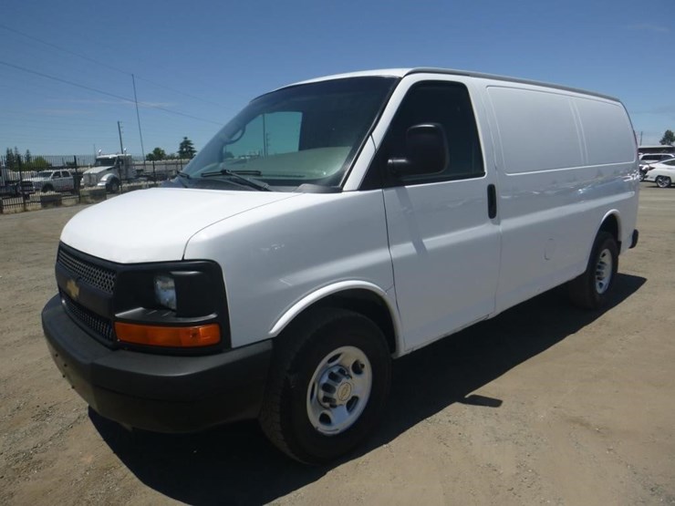 2014-chevrolet-express-2500-image-1