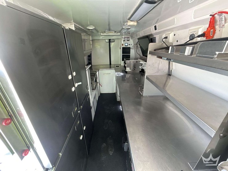 2021-mercedes-benz-sprinter-4500-image-22