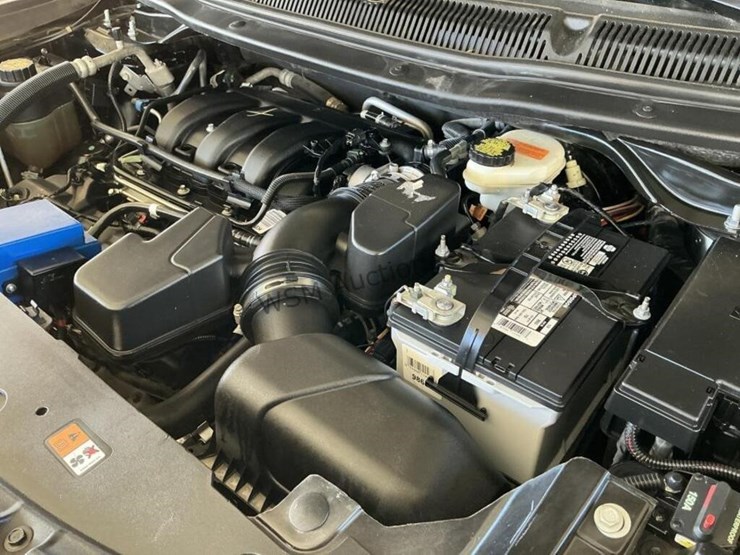 2017-ford-explorer-image-12