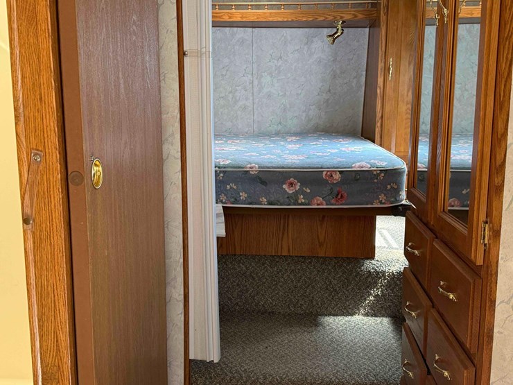 sierra-copper-camper-trailer-image-6