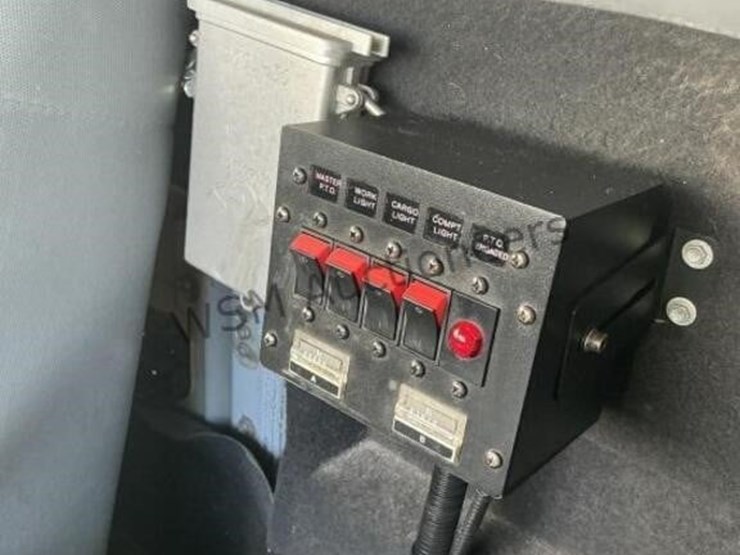 2015-ford-f550-image-26