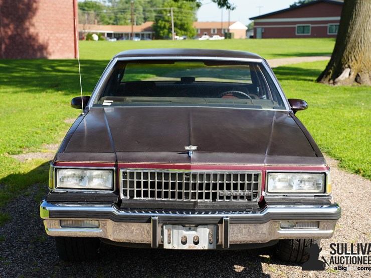 run-#30---1988-chevrolet-caprice-sedan-image-2