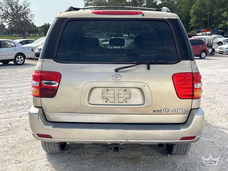 2002-toyota-sequoia-image-25