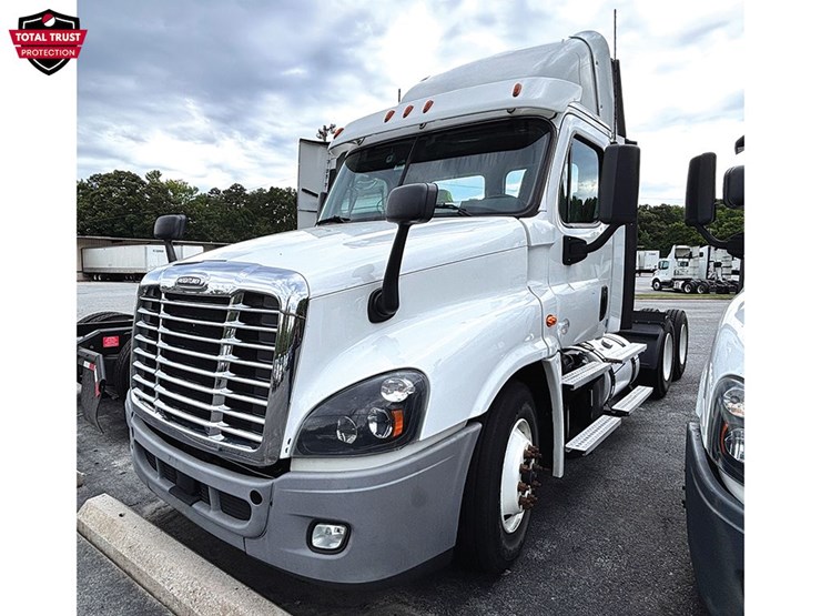 2020-freightliner-cascadia-125-image-1