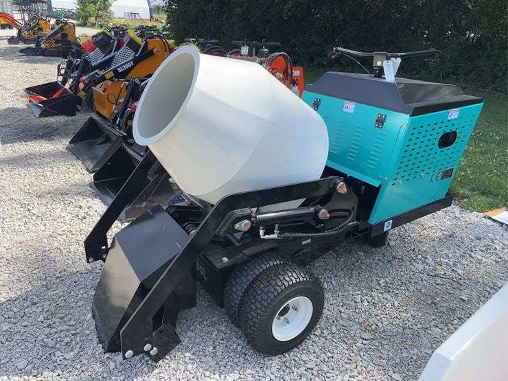 mt800-wheeled-mini-mixer-truck-with-13.5hp-gasoline-engine-image-14