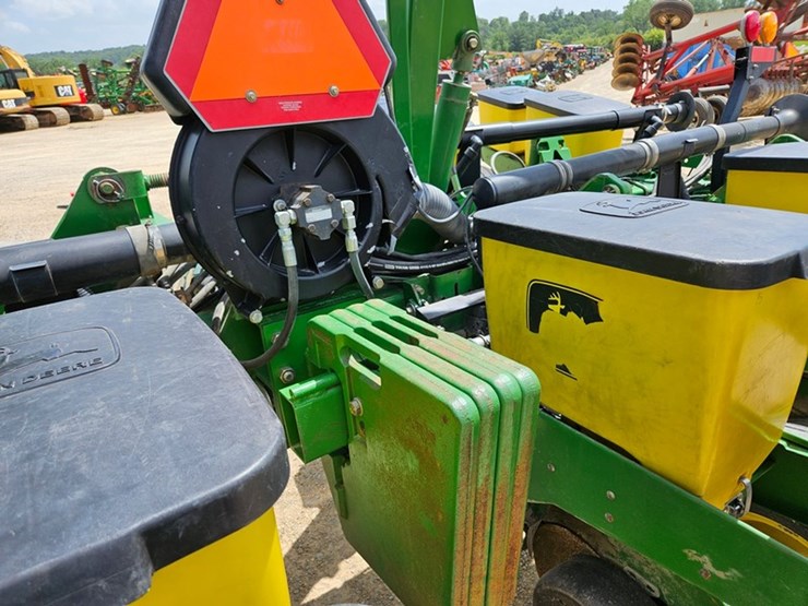 john-deere-1760-image-25