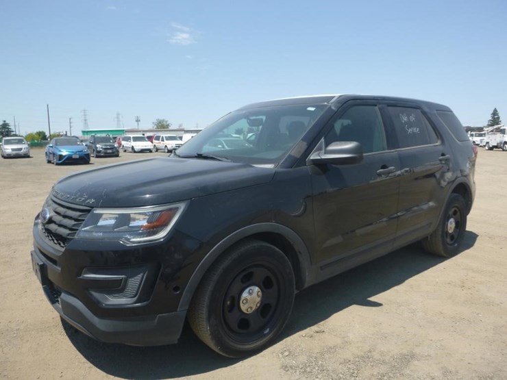 2017-ford-explorer-image-1