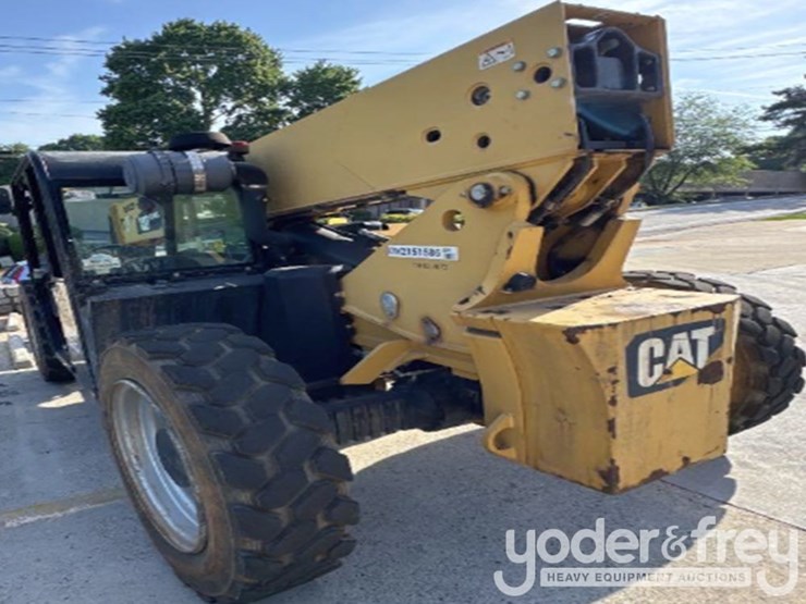 2015-caterpillar-tl943c-image-2