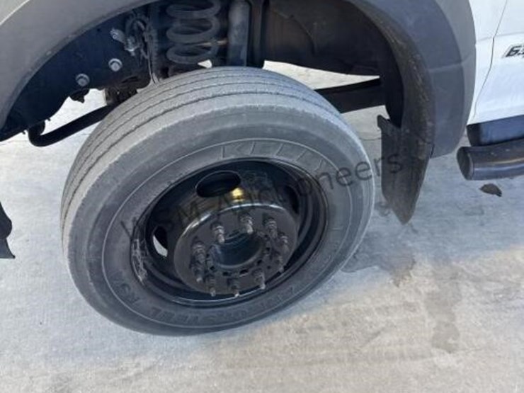 2017-ford-f550-image-5